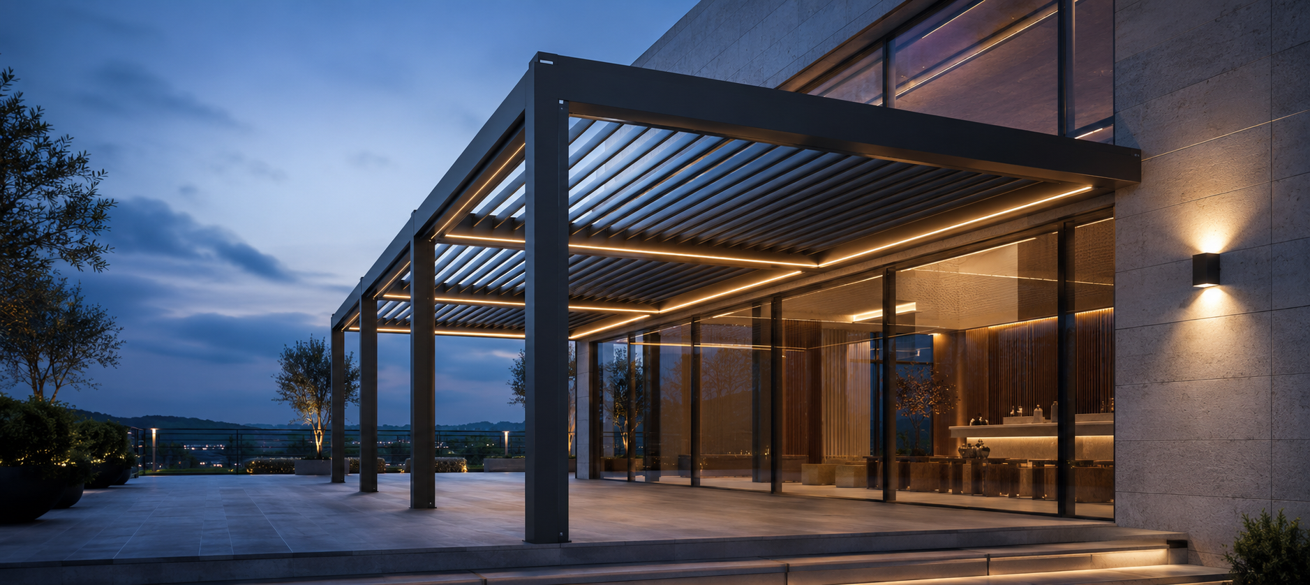 Bioklimatska pergola na savremenom poslovnom objektu